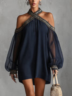 Vestido Mini con Hombros Descubiertos y Manga Larga de Chifón
