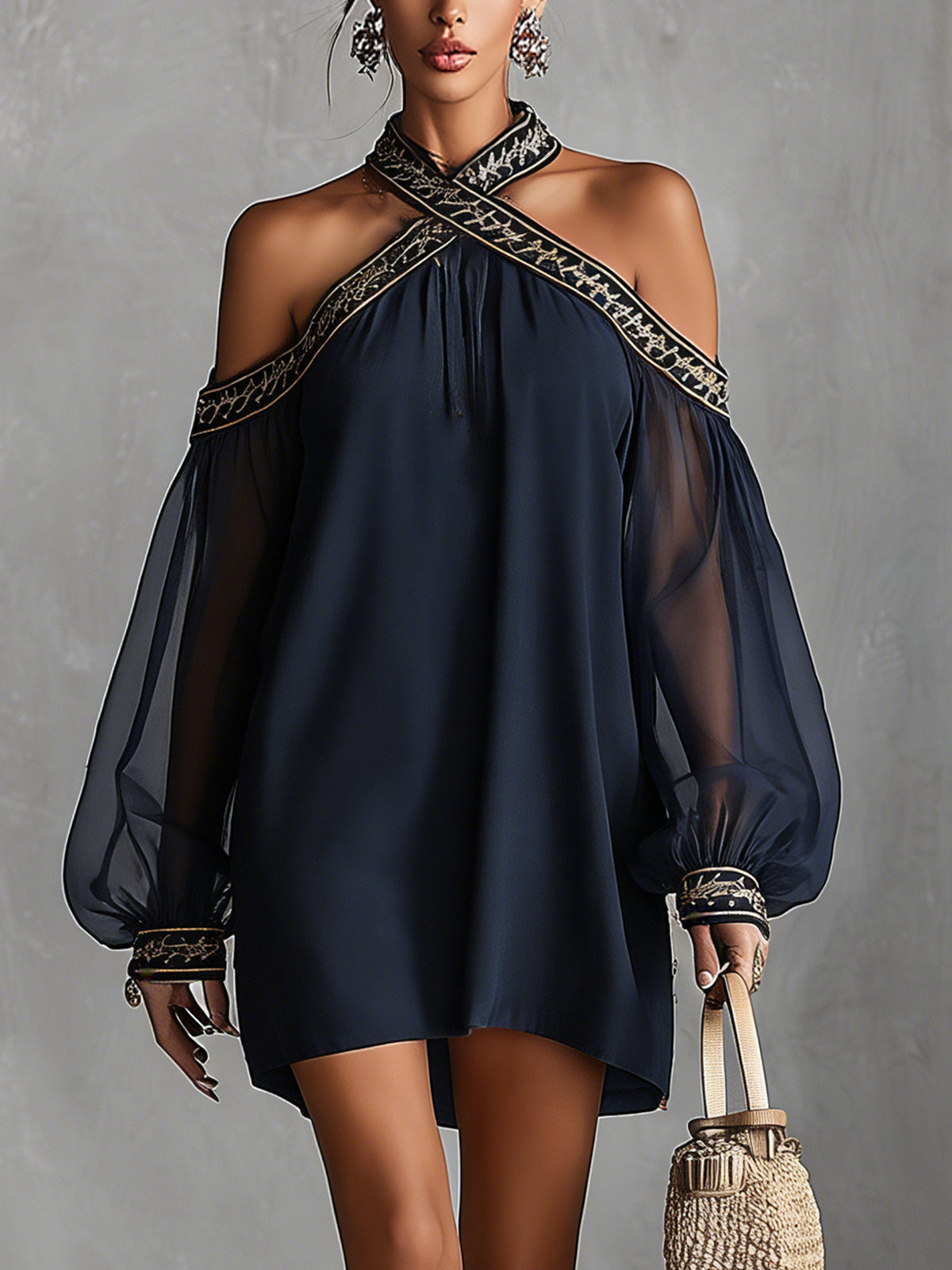 Vestido Mini con Hombros Descubiertos y Manga Larga de Chifón