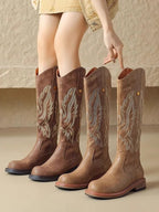 Botas Altas Marrones con Bordado y Cremallera Trasera