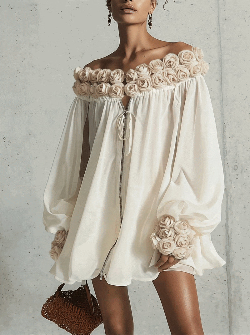 Vestido Mini Crema con Flores 3D y Hombros Descubiertos