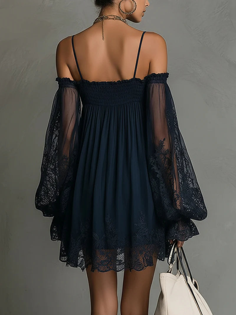 Vestido Mini Azul Marino de Encaje con Hombros Fríos