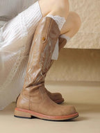 Botas Altas Marrones con Bordado y Cremallera Trasera