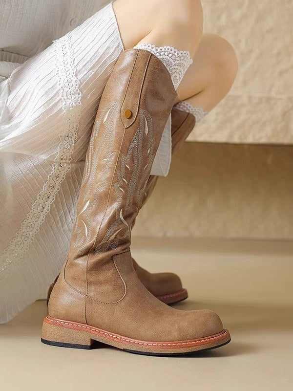 Botas Altas Marrones con Bordado y Cremallera Trasera