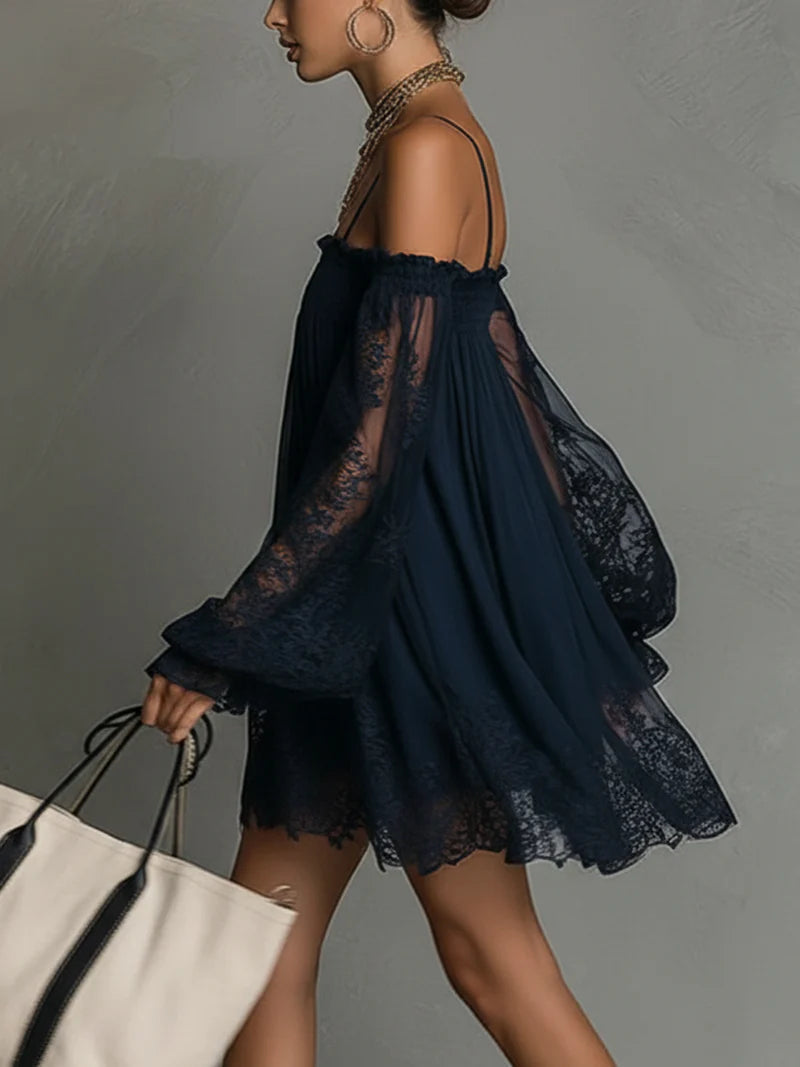 Vestido Mini Azul Marino de Encaje con Hombros Fríos