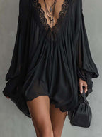 Vestido Mini Negro de Encaje con Espalda Abierta