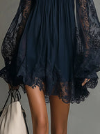 Vestido Mini Azul Marino de Encaje con Hombros Fríos