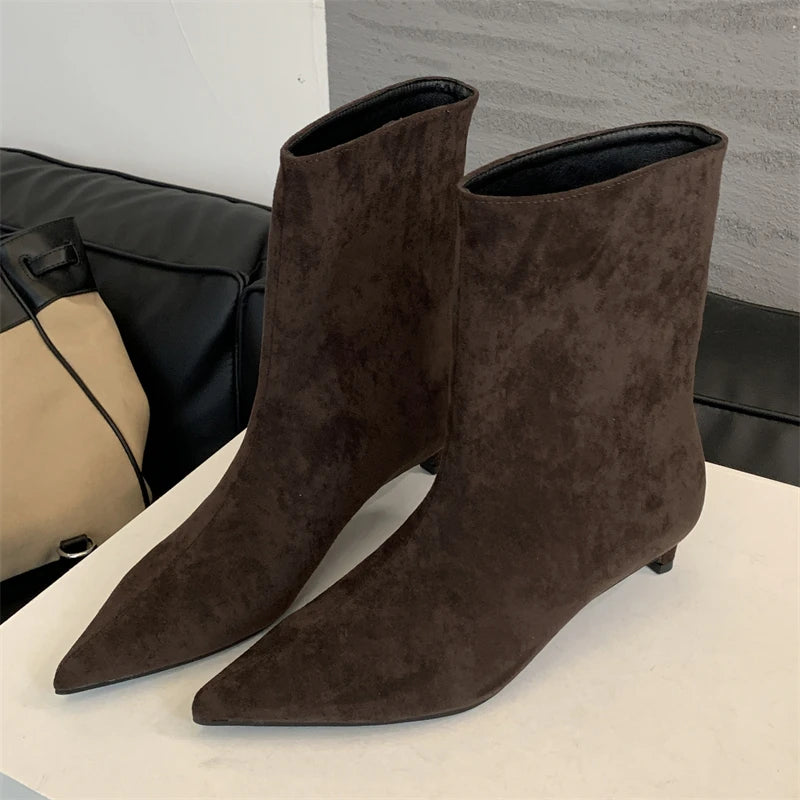 Elegantes Botas de Ante Marrón - LOVRA DESIGN