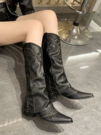 Botas Altas con Remaches y Tacón Alto