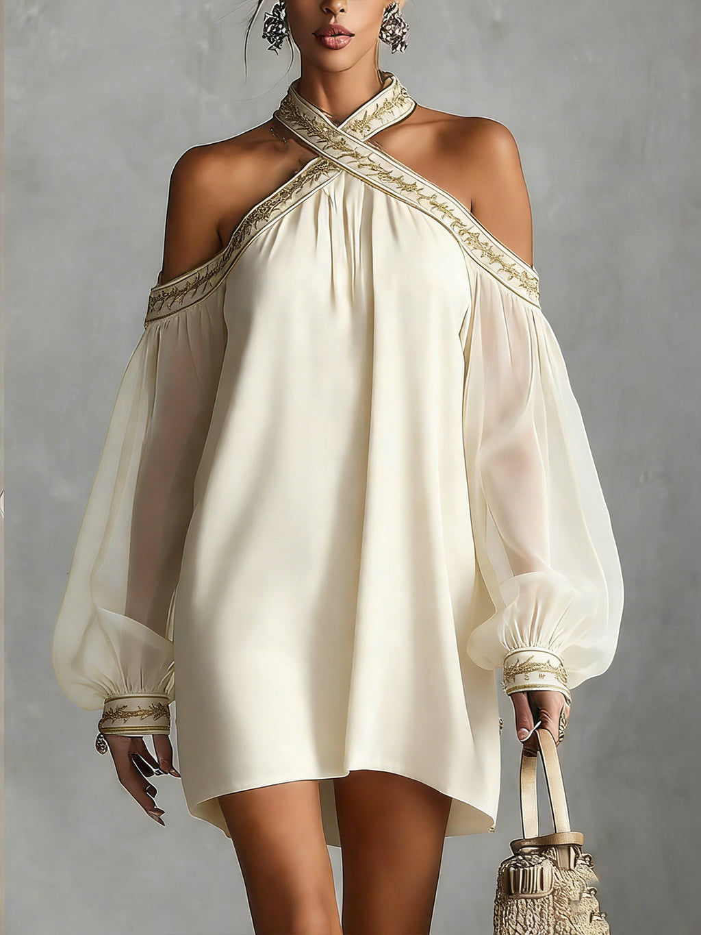 Vestido Mini con Hombros Descubiertos y Manga Larga de Chifón
