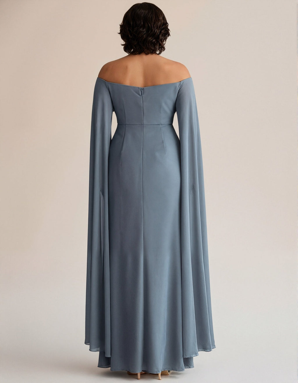 Vestido largo de gasa gris azulado con hombros descubiertos y chal cruzado (tallas grandes) - LOVRA DESIGN