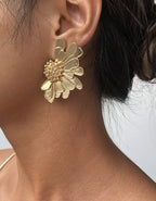 Vintage Alloy Flower Stud Earrings