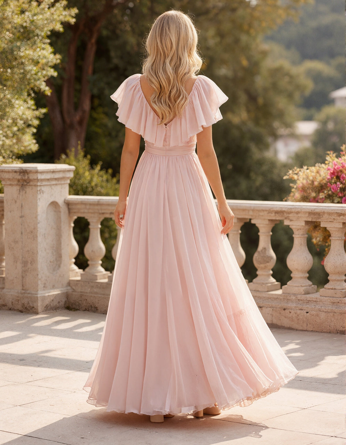 Rosa Maxikleid aus Chiffon mit V-Ausschnitt, Rüschenärmeln und Lagen-Optik