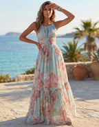 Eisblaues Chiffon-Maxikleid mit Neckholder und Aquarell-Rosenmuster