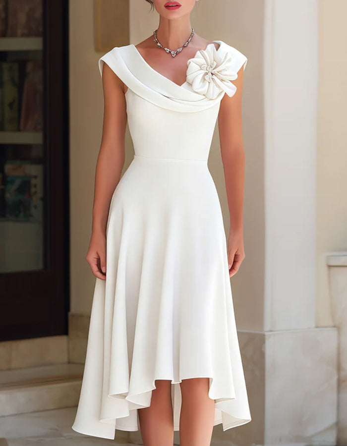 Einfarbiges Midikleid mit Wasserfallausschnitt und 3D-Blumenapplikationen