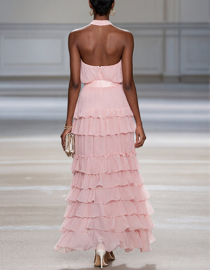 Abito lungo in chiffon rosa con design scollo a barchetta e balze a strati