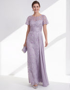 Maxikleid aus lavendelfarbenem Satin mit besticktem Netzstoff und kurzen Ärmeln, inklusive Gürtel