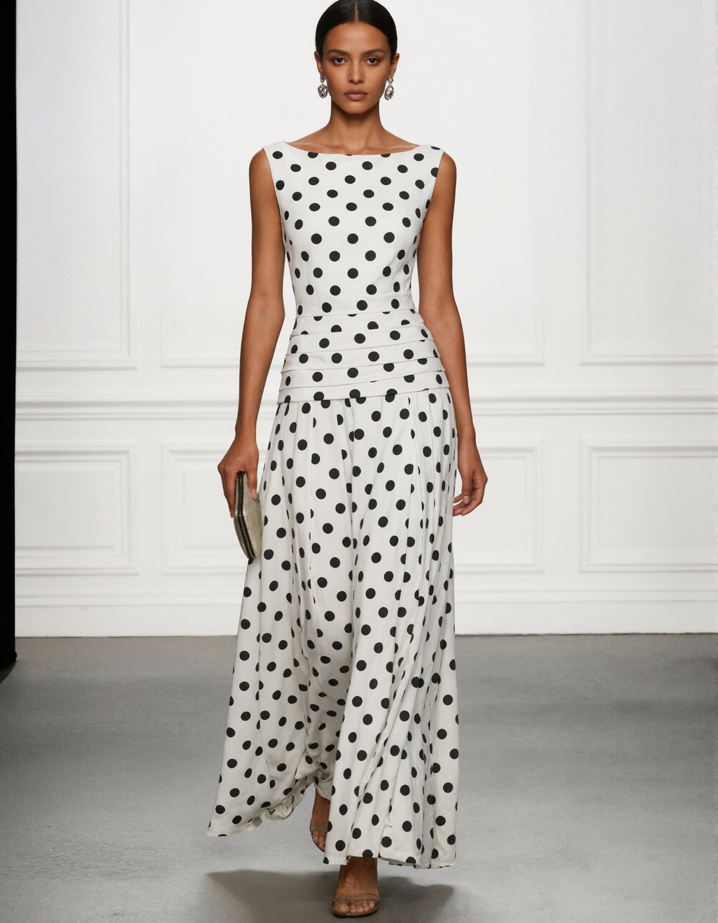 Maxikleid aus Chiffon mit weißen Punkten und ohne Ärmel