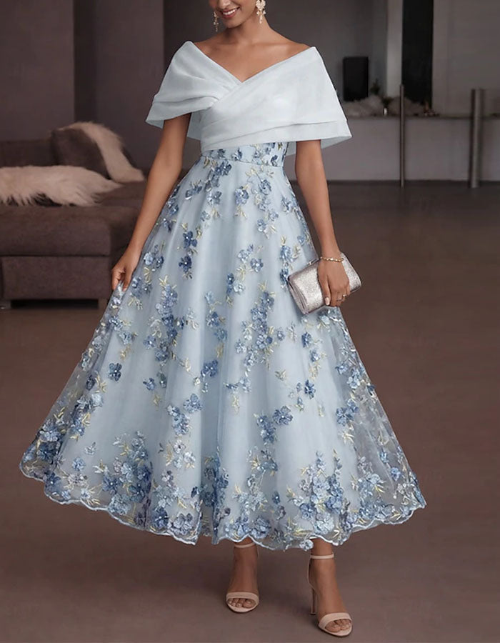 Einfarbiges Maxikleid mit schulterfreiem Ausschnitt und 3D-Blumenstickerei