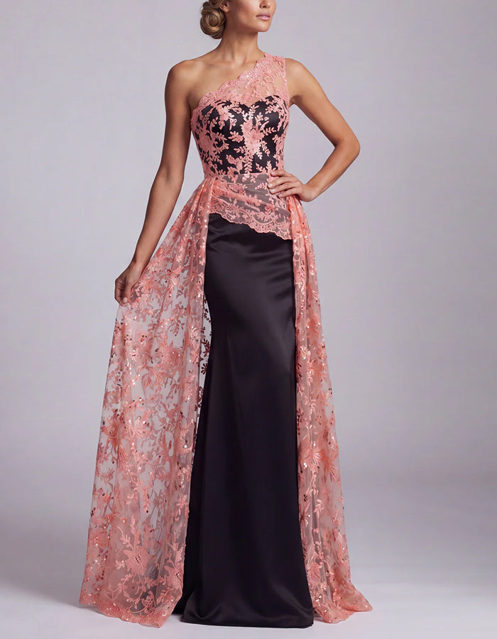 Korallenrosa Maxikleid aus schwarzem Satin mit One-Shoulder-Spitzendetail