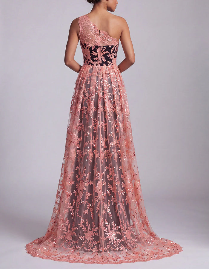 Korallenrosa Maxikleid aus schwarzem Satin mit One-Shoulder-Spitzendetail