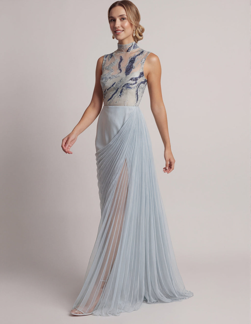 Robe longue en tulle à sequins et col montant gris bleu