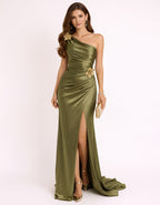 Robe longue en satin à épaules dénudées vert olive