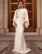 Robe longue en satin blanc à manches chauve-souris