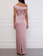 Graurosa Satin-Maxikleid mit asymmetrischer Schulterpartie