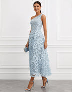 Hellblaues Maxi-Kleid mit 3D-Blumenapplikationen und Schultertasche