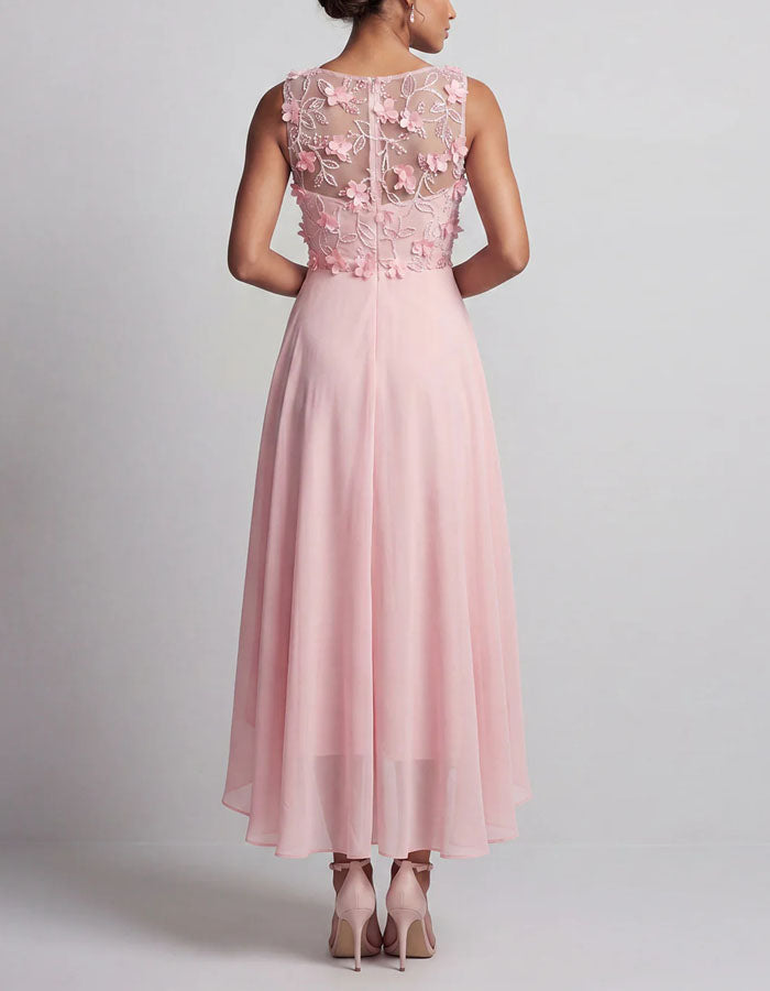 Midikleid aus Chiffon mit floraler Applikation, vorne kürzer und hinten länger geschnitten