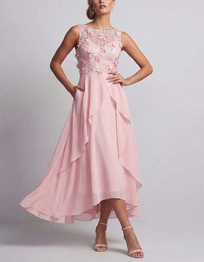 Midikleid aus Chiffon mit floraler Applikation, vorne kürzer und hinten länger geschnitten