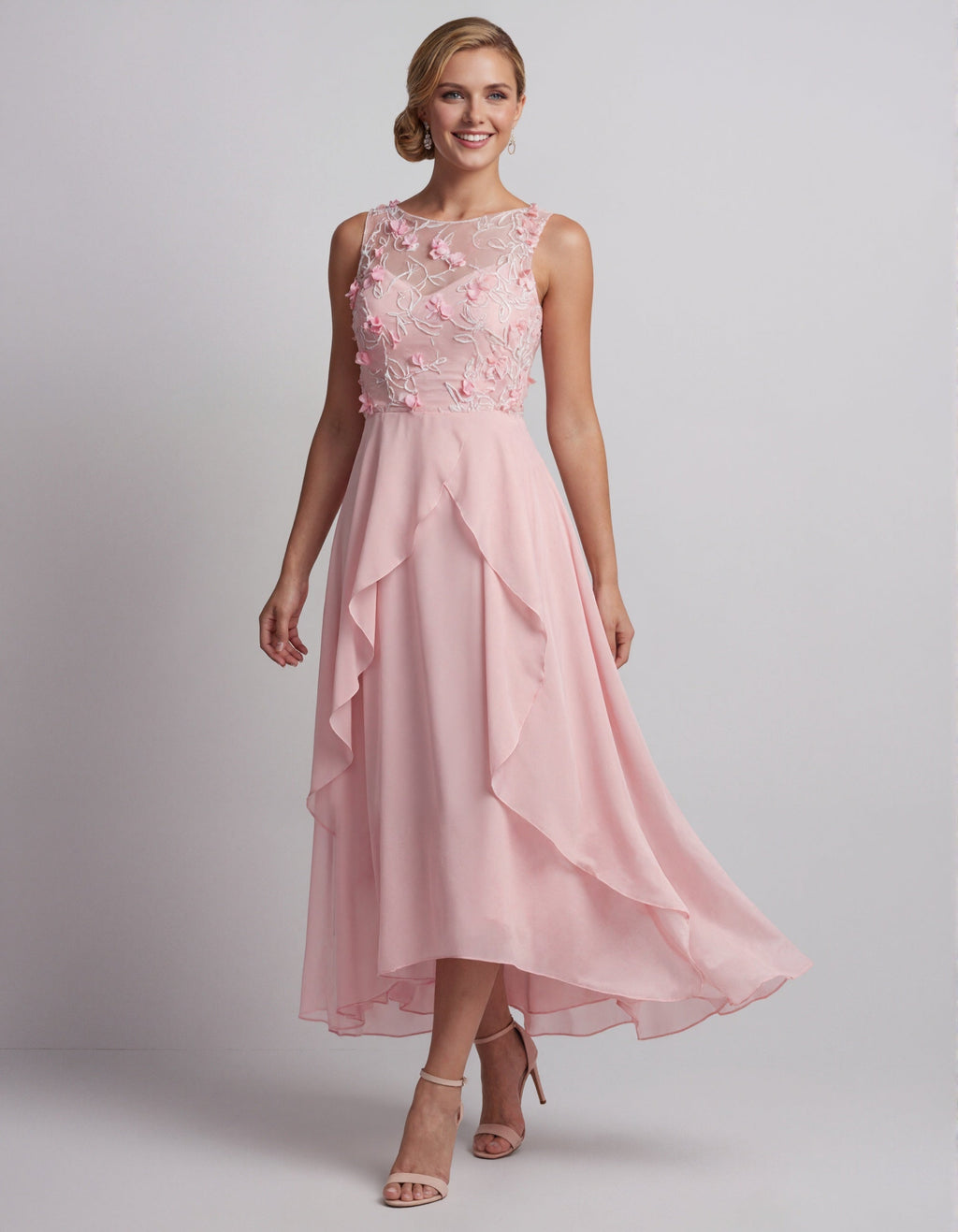 Midikleid aus Chiffon mit floraler Applikation, vorne kürzer und hinten länger geschnitten