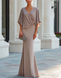 Robe longue sirène à manches châle drapées, kaki clair