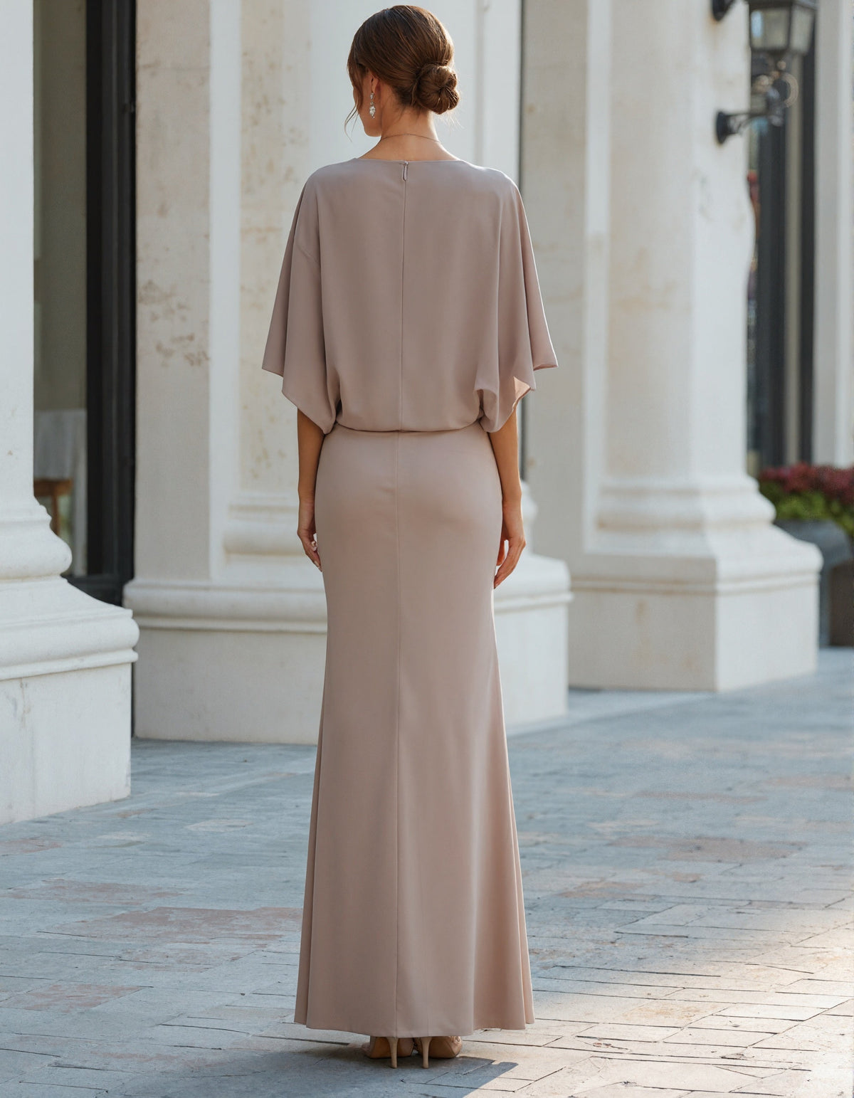 Robe longue sirène à manches châle drapées, kaki clair