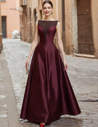 Burgunderrotes Tüll-Maxikleid mit Satin-Kragen