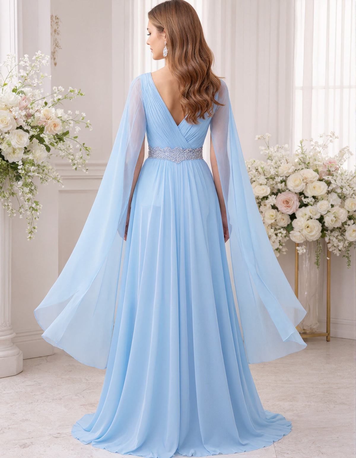 Himmelblaues Chiffon-Maxikleid mit Ärmeln, Schal und Pailletten an der Taille