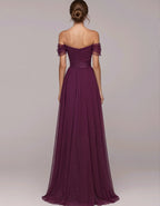 Pflaumenfarbenes schulterfreies Chiffon-Maxikleid mit Herzausschnitt