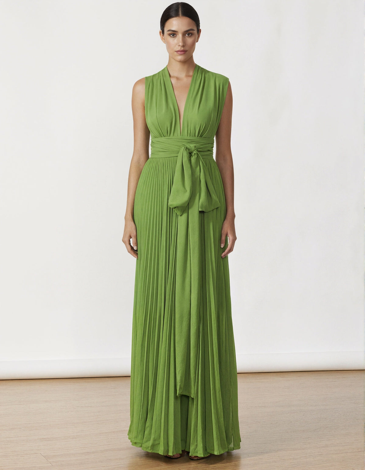 Abito lungo in chiffon plissettato verde prato con nastro