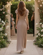 Khakifarbenes Maxikleid mit Rüschen und kurzen Ärmeln