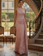 Robe longue asymétrique en dentelle florale rose grisâtre