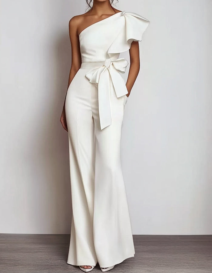 Combinaison pantalon large blanche à une épaule avec nœud et volants