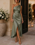 Olivgrünes Midi-Kleid aus Satin mit One-Shoulder-Träger und hohem Schlitz