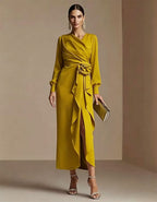 Robe longue jaune moutarde à col en V et fleurs en 3D