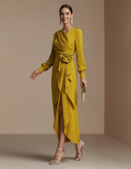 Robe longue jaune moutarde à col en V et fleurs en 3D