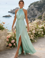 Robe longue dos nu en satin vert menthe à encolure américaine