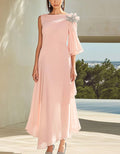 Robe longue rose en mousseline à encolure bateau et épaule dénudée plissée