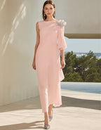 Robe longue rose en mousseline à encolure bateau et épaule dénudée plissée