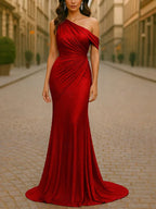 Graues Maxikleid aus Satin mit drapierter, asymmetrischer Schulterpartie