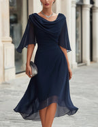 Abito lungo in chiffon blu navy drappeggiato con volant e maniche a tre quarti