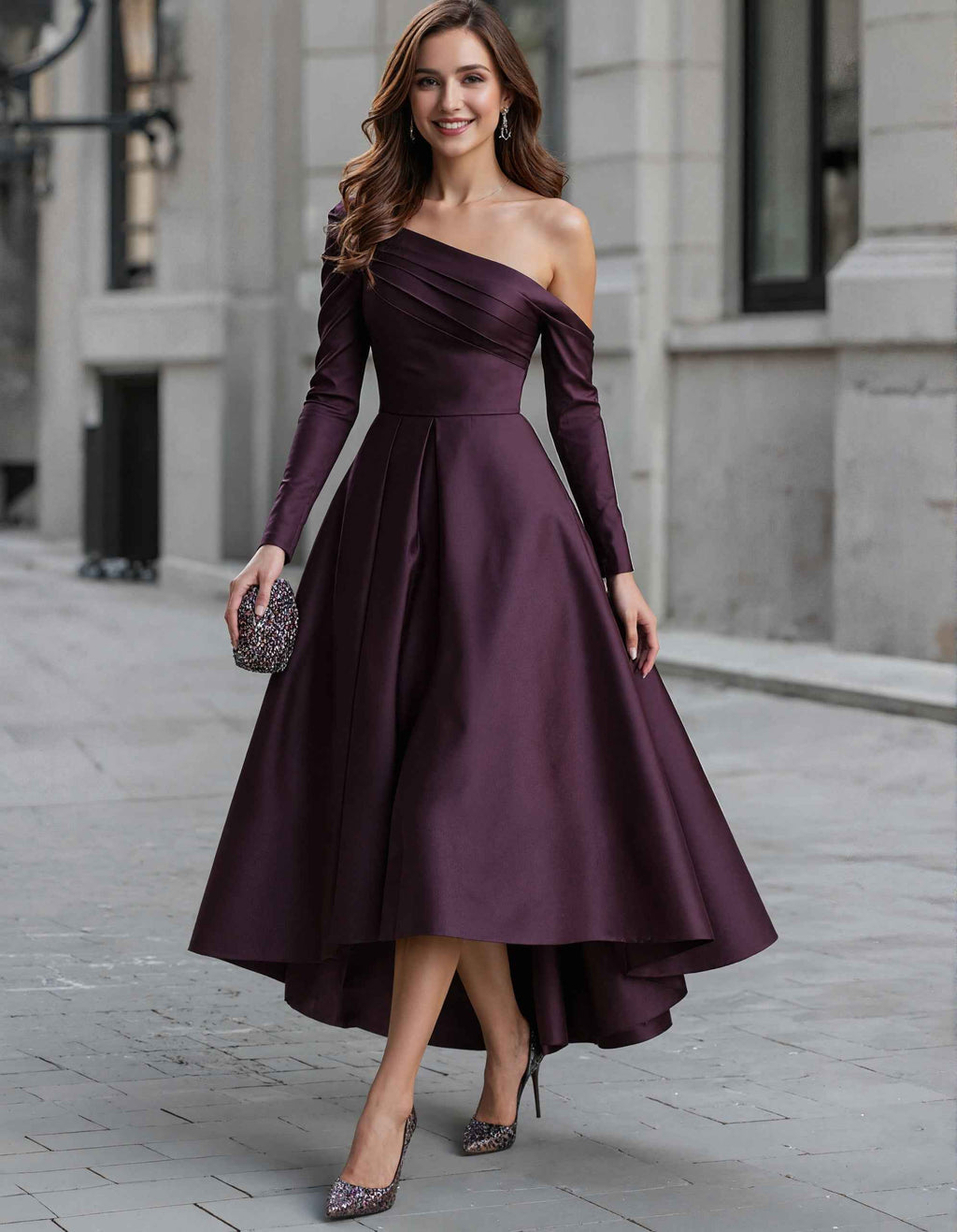 Robe longue asymétrique en satin violet